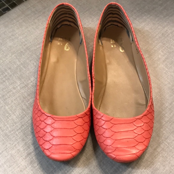 Mix No. 6 Shoes - Coral slip on size 7.5 shoes